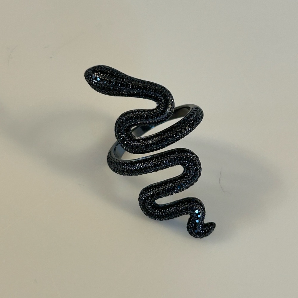 Taylor Swift Black Snake Ring